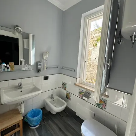 B&B Ponza Suite 3* Понца